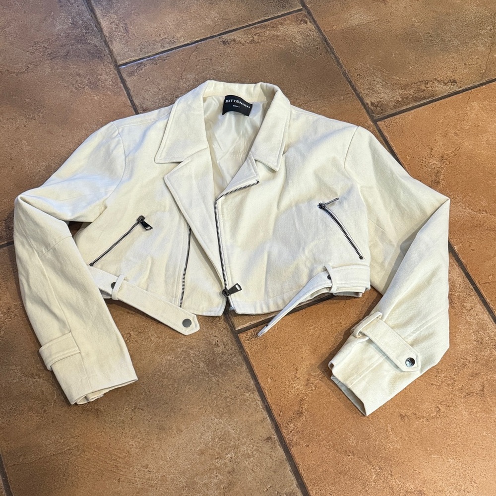 Kittenish Off-White Cropped Leather Jacket